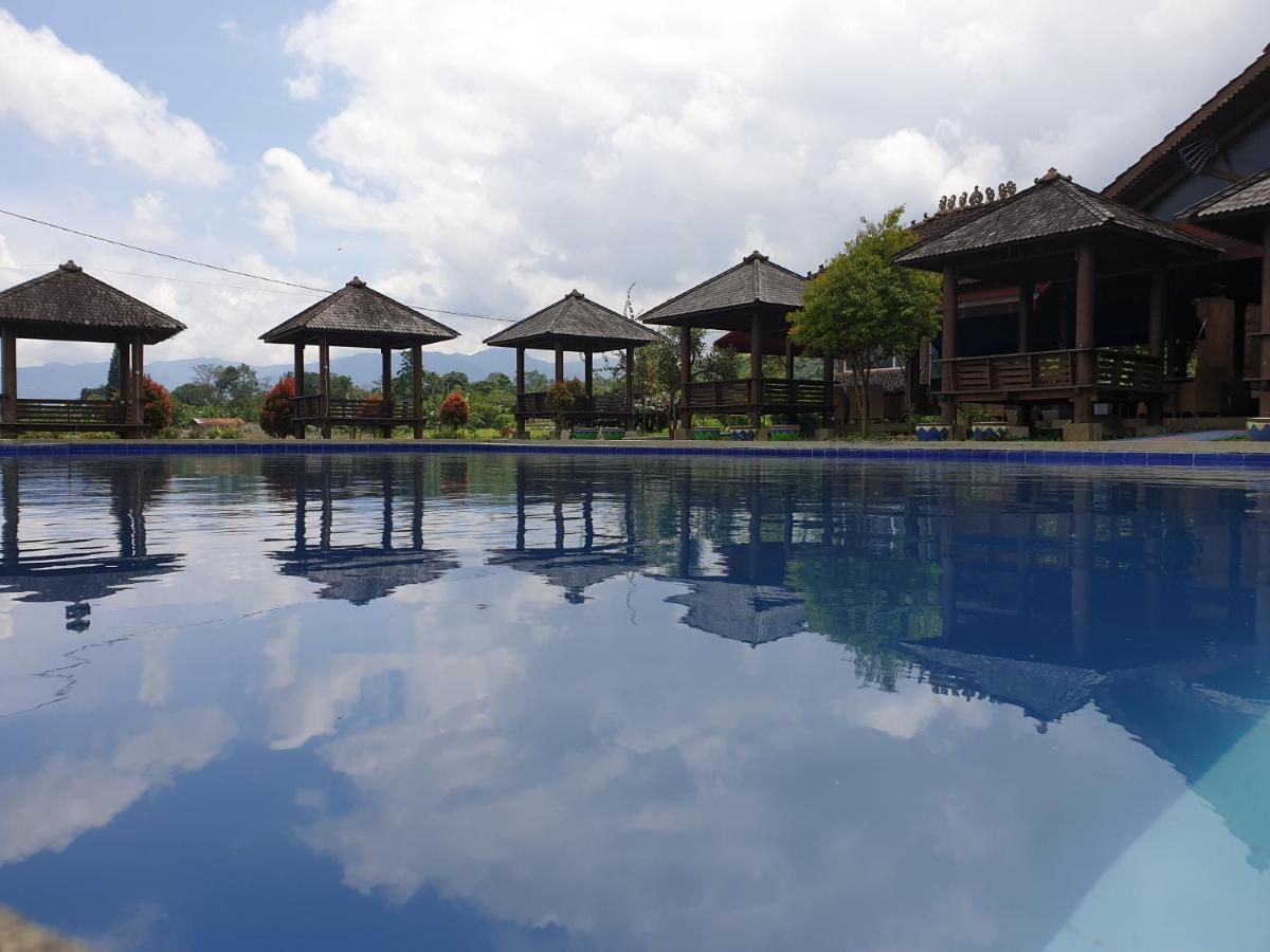 Degung Hillside Hotell Bogor Exteriör bild