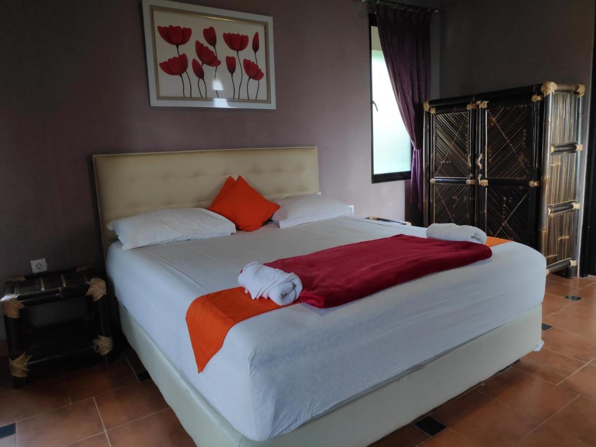 Degung Hillside Hotell Bogor Exteriör bild