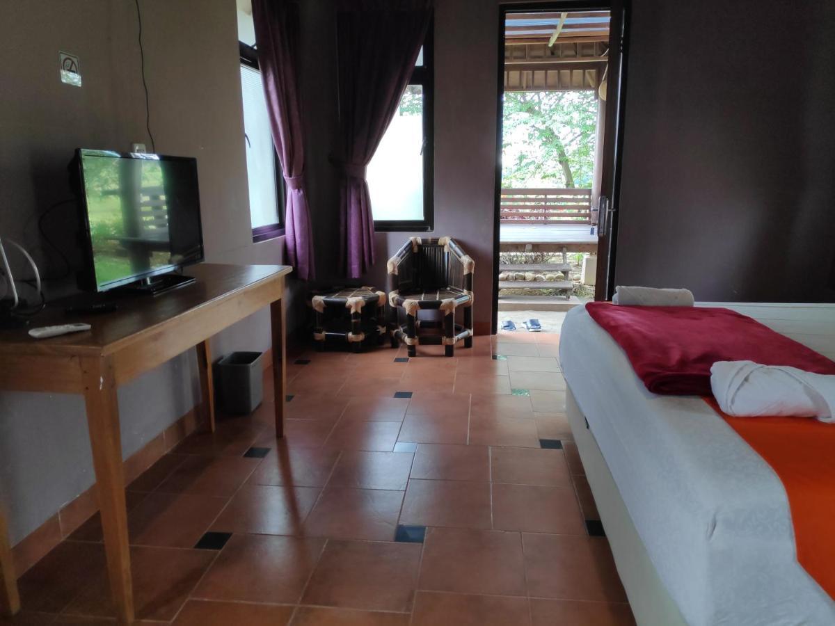 Degung Hillside Hotell Bogor Exteriör bild