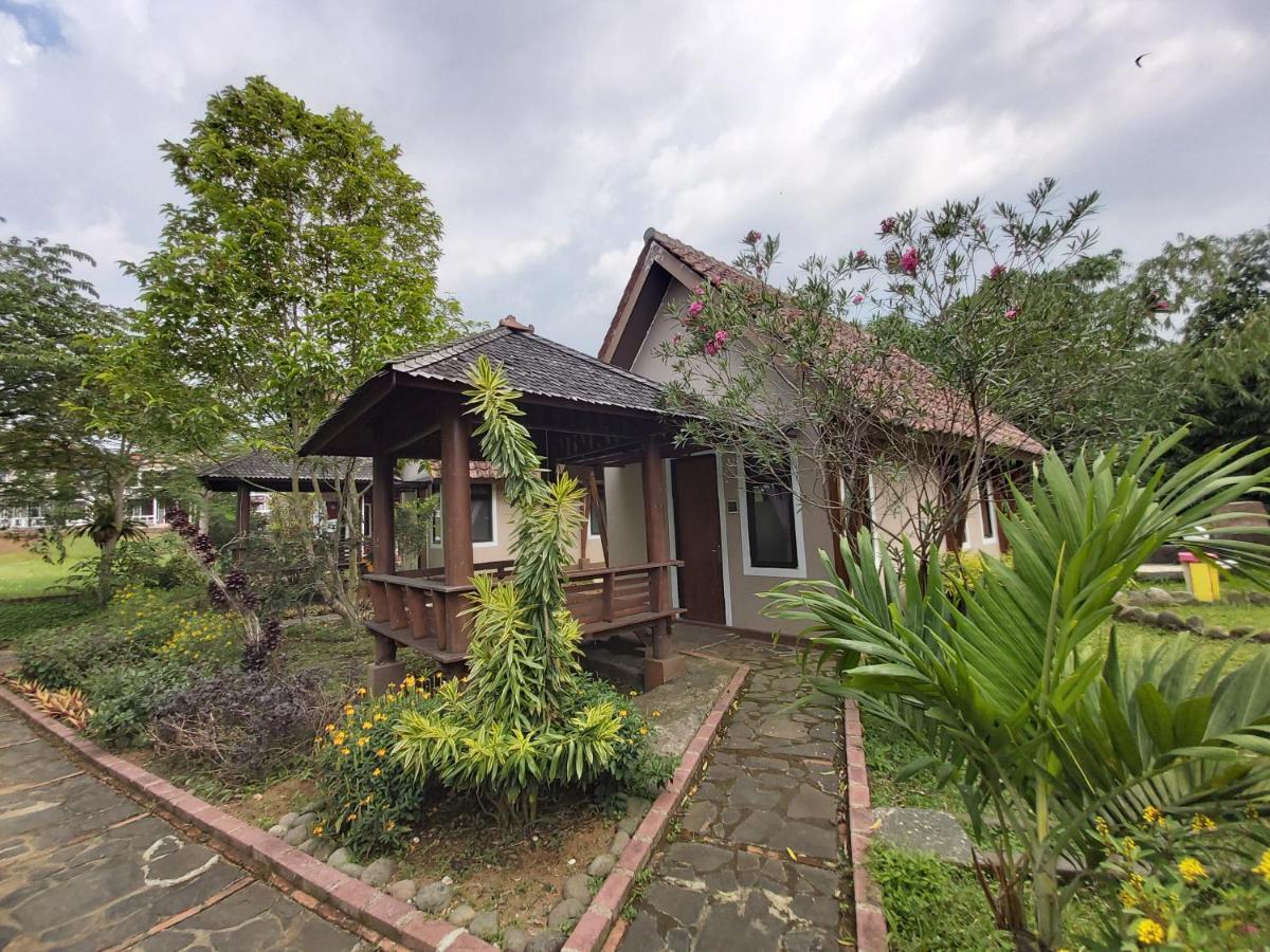 Degung Hillside Hotell Bogor Exteriör bild