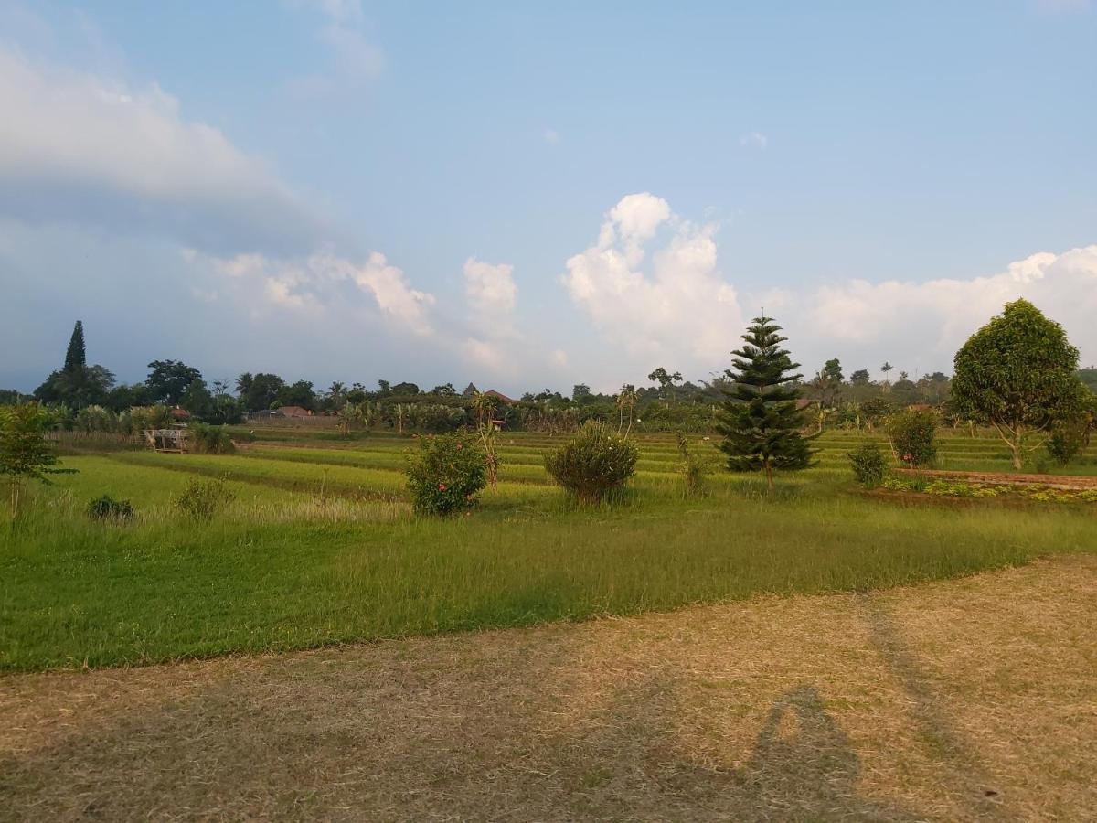Degung Hillside Hotell Bogor Exteriör bild