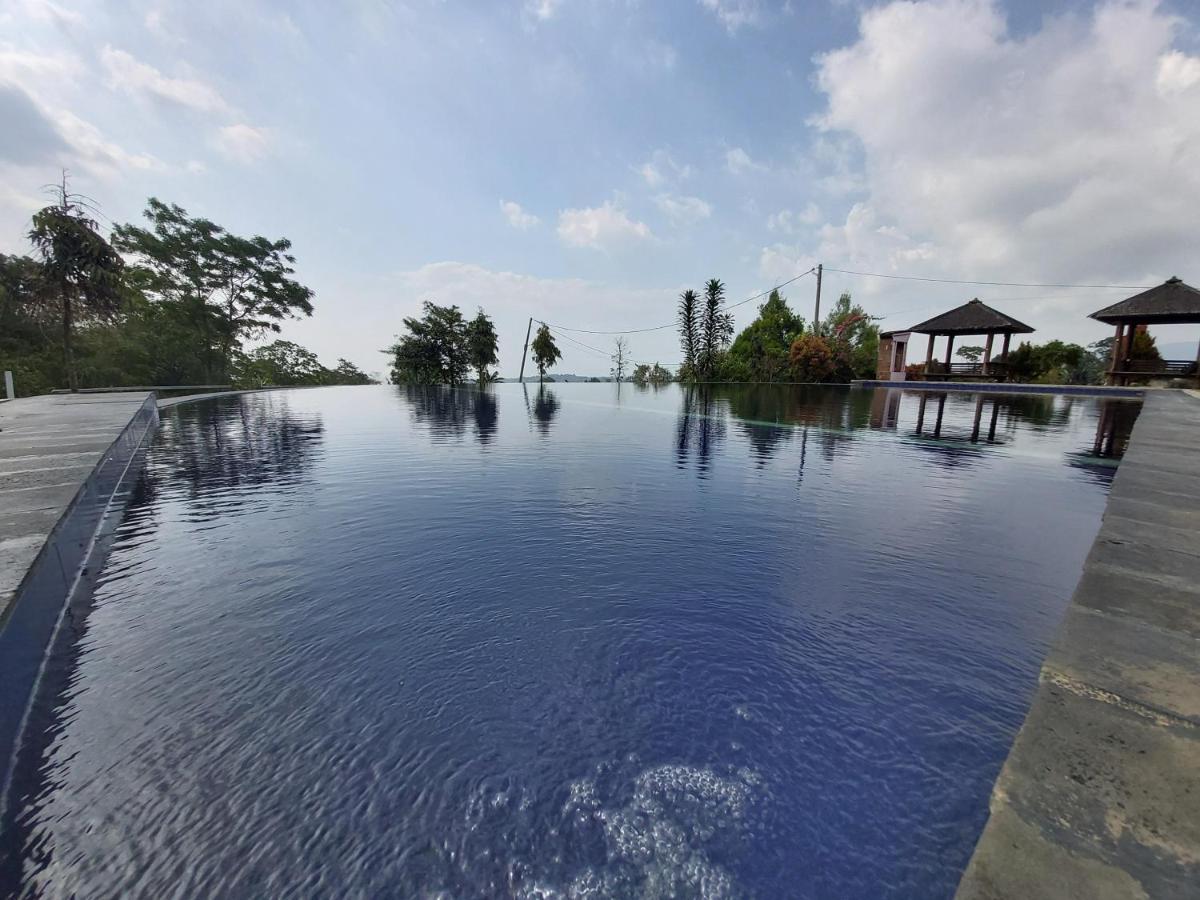 Degung Hillside Hotell Bogor Exteriör bild