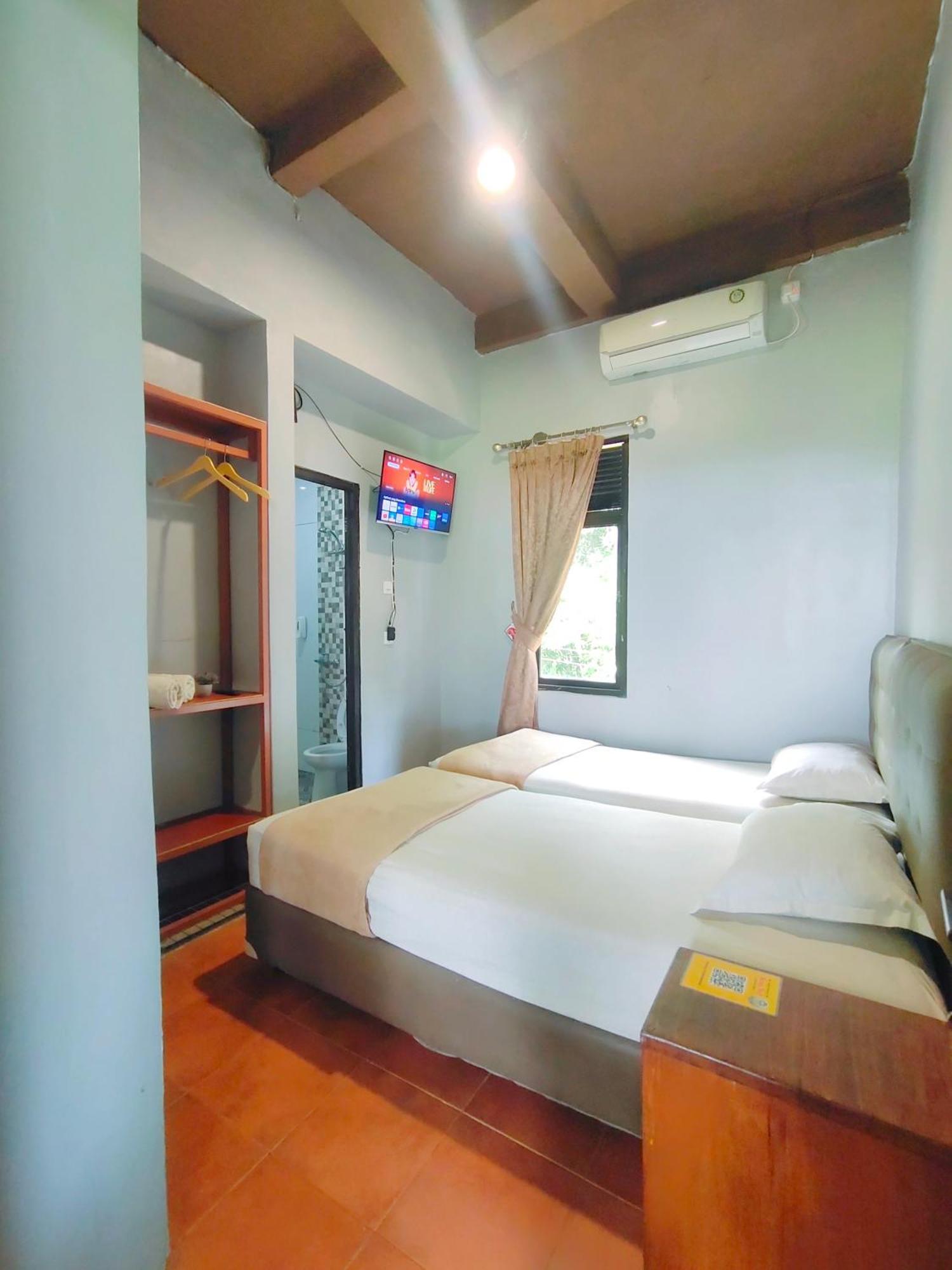 Degung Hillside Hotell Bogor Exteriör bild