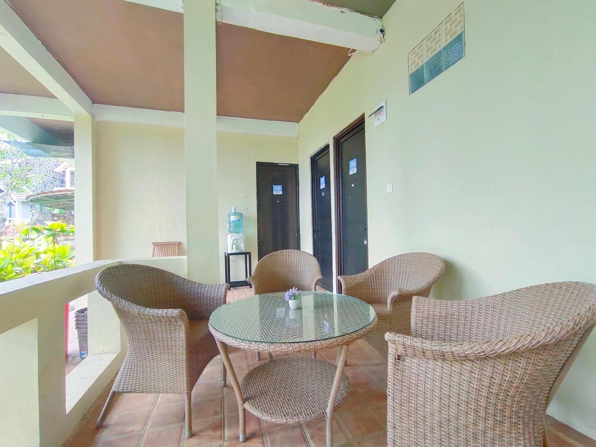 Degung Hillside Hotell Bogor Exteriör bild